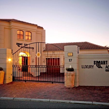 A Smart Stay Apartments Somerset West Exterior photo