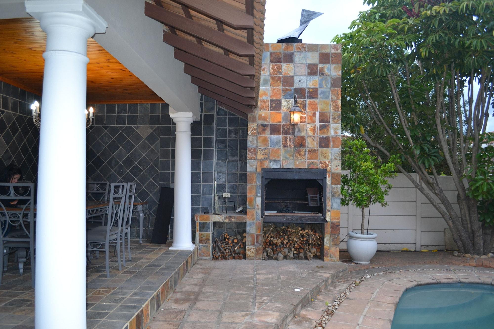 A Smart Stay Apartments Somerset West Exterior photo
