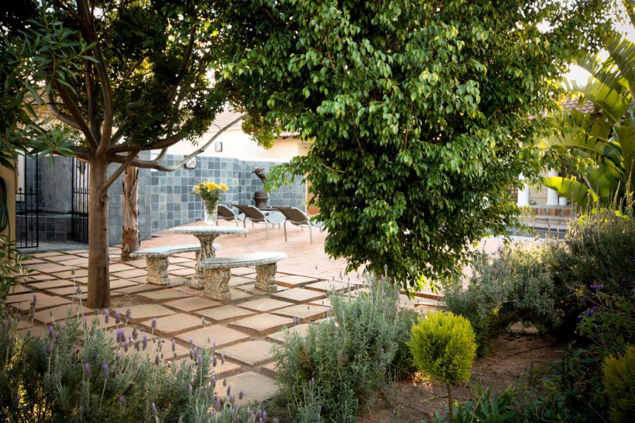 A Smart Stay Apartments Somerset West Exterior photo